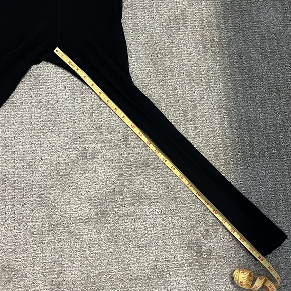 Lululemon black leggings - Picture 2 of 8